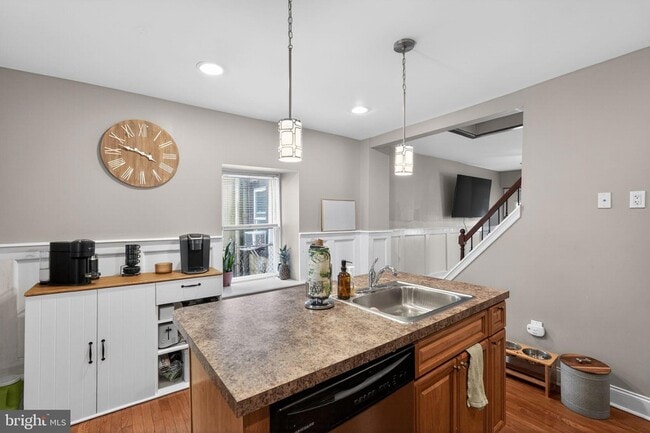 Building Photo - 4743 Umbria St