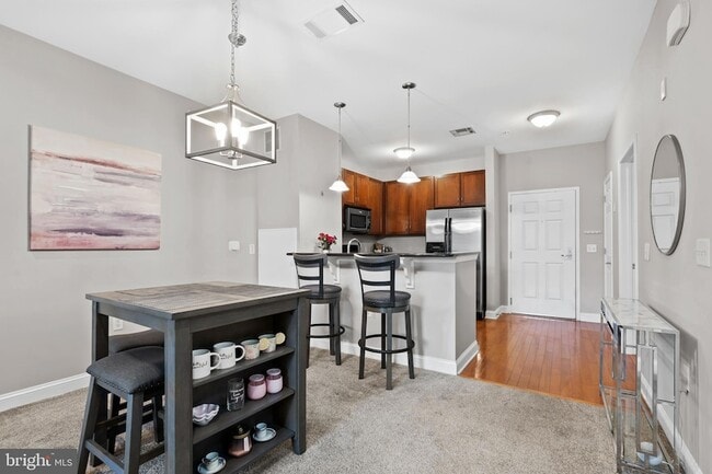 Building Photo - 200 W Elm St