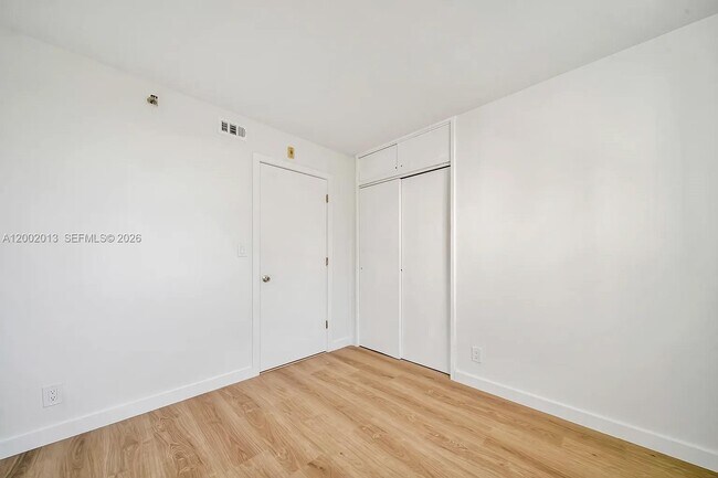 Building Photo - 501 SW 1st St