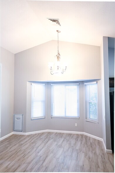 Building Photo - 14101 N 78th Dr