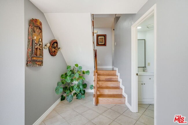 Building Photo - 3860 Cazador St