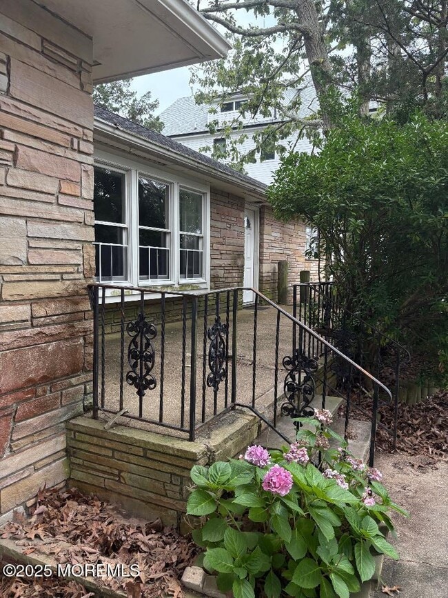Primary Photo - 297 Cambourne Dr