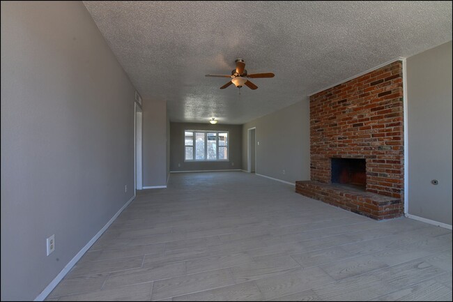 Building Photo - Coming Soon!