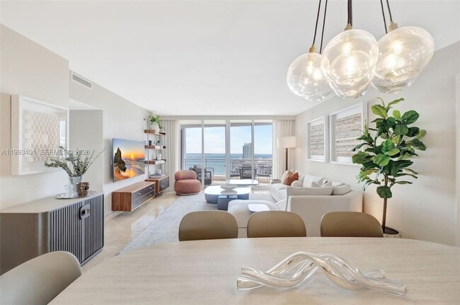 Building Photo - 848 Brickell Key Dr