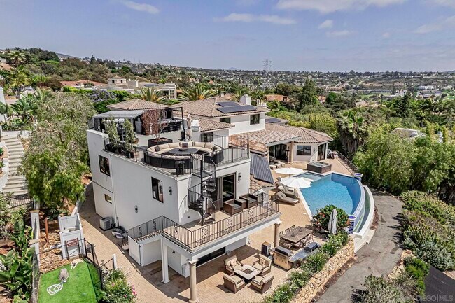 Building Photo - 7335 El Fuerte St