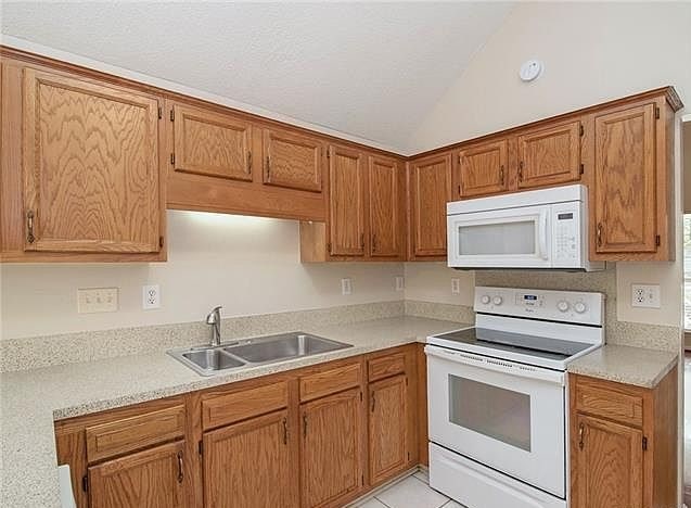 Building Photo - 524 Lisa Carol Dr