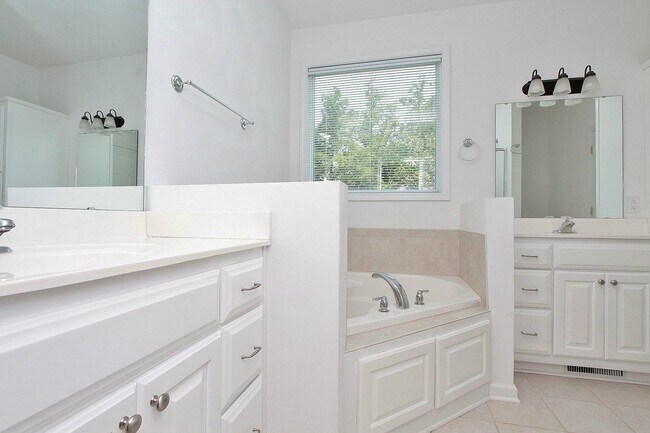Building Photo - 2359 Wolf Run