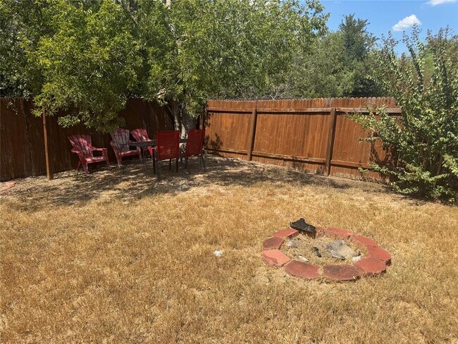 Building Photo - 510 Red Tails Dr