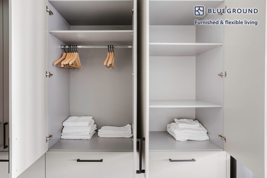 Building Photo - 1313 L St NW