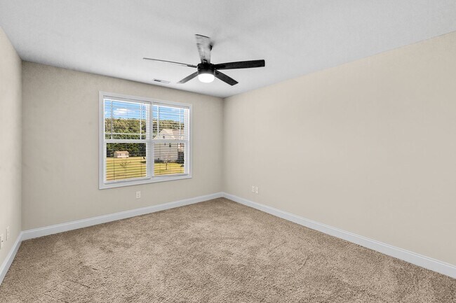 Building Photo - **Spacious 3bd/3ba in Raleigh**