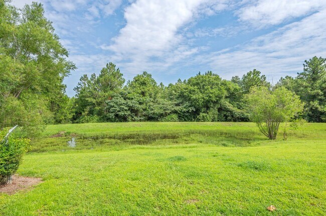 Building Photo - 2 Bedroom Townhouse in Crestview!