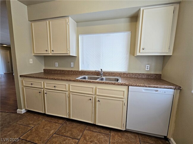 Building Photo - 5357 Del Gado Dr