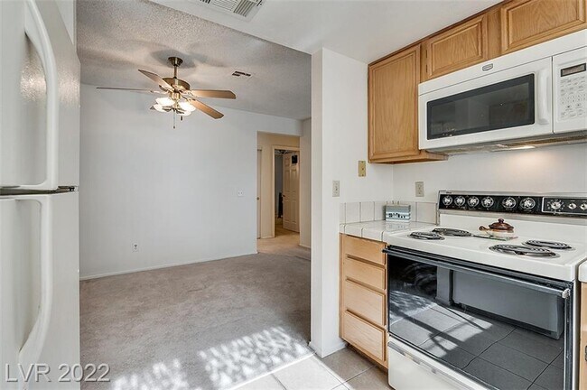 Building Photo - 101 Luna Way
