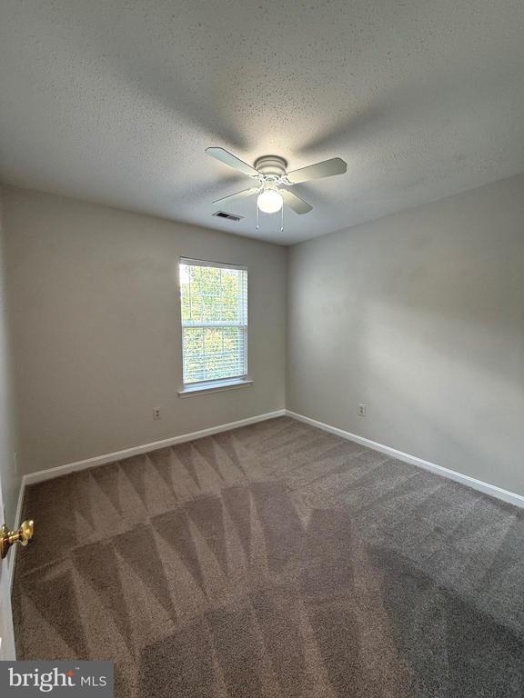 Building Photo - 110 Lakeview Ct