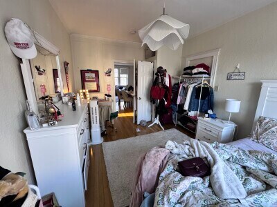 Building Photo - 10 Alton Ct