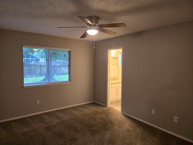 Building Photo - 7026 Foxfield Ln