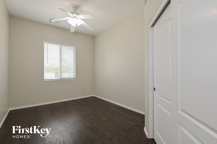 Building Photo - 10423 S Painted Mare Dr