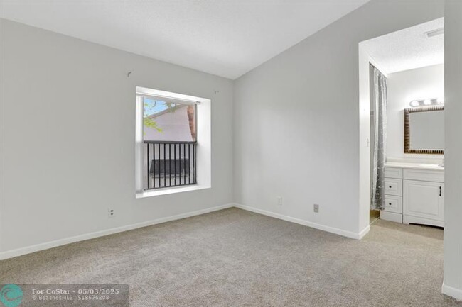 Building Photo - 3395 Carambola Cir