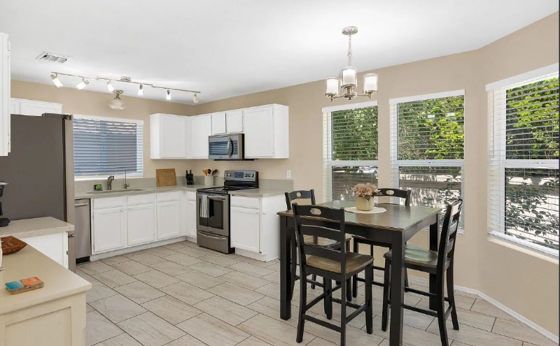 Building Photo - 4285 W Plantation St