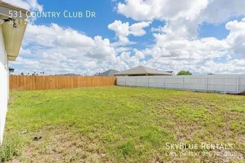 Building Photo - 531 Country Club Dr