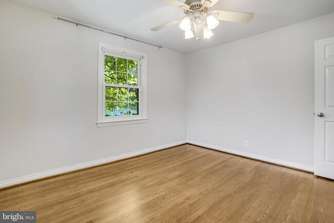 Building Photo - 740 Upland Pl
