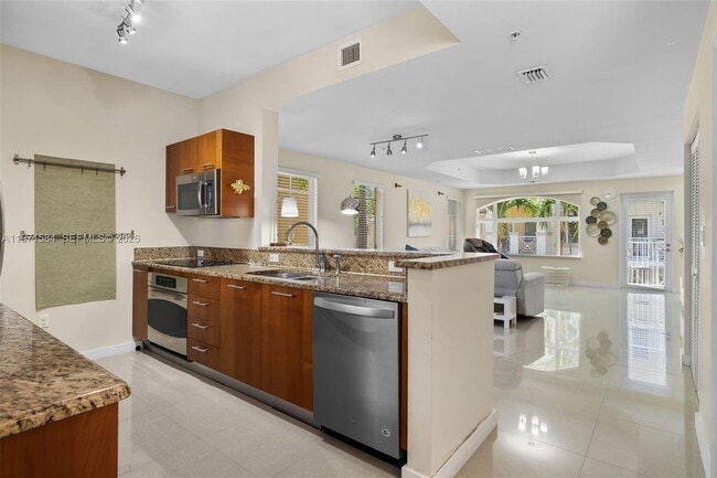 Building Photo - 18413 NE 27th Ct