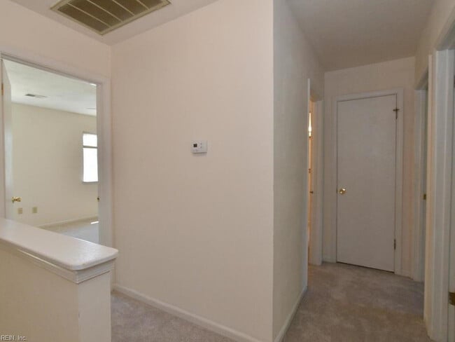 Building Photo - HILLTOP AREA FOR RENT!