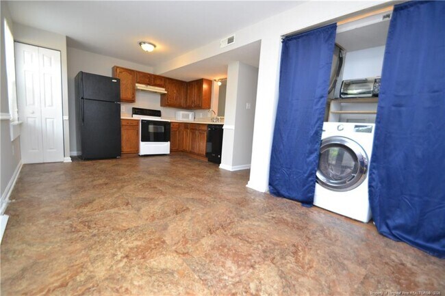 Building Photo - 4326 Halliwell Dr