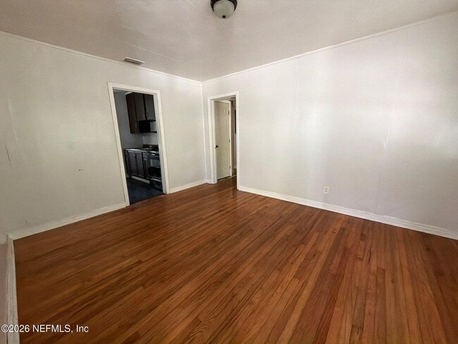 Building Photo - 2052 W 17th St