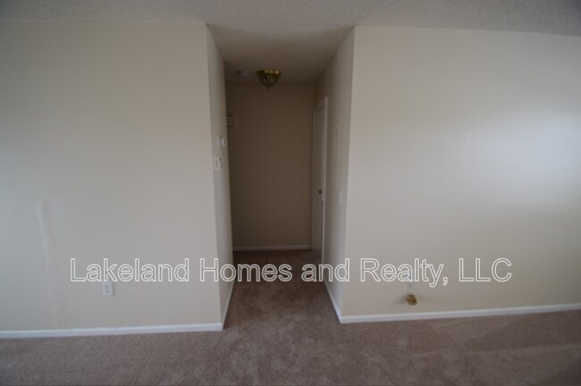 Building Photo - 1920 E Edgewood Dr