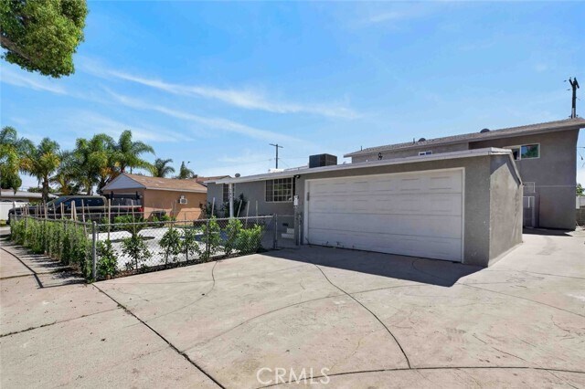 Building Photo - 7865 Cantaloupe Ave