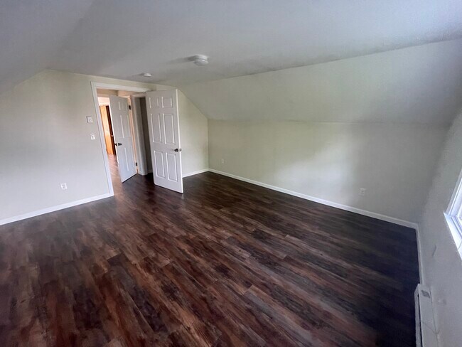 BR 3 - 213 Russell St