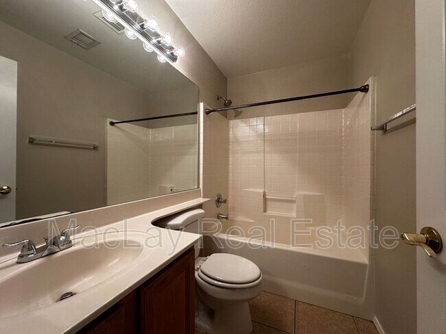 Building Photo - 971 S Meadows Dr