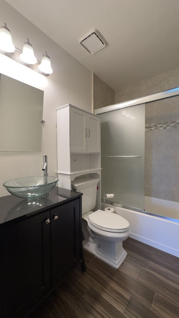 Building Photo - $2,995.00 - 3 Beds / 2 Baths, no deposit option available!