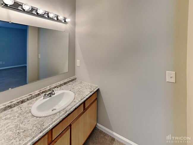 Building Photo - 12 Penhurst Ct