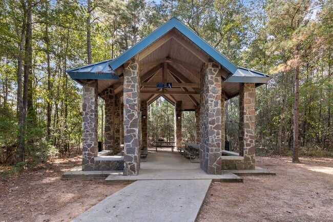 Building Photo - 15 N Flickering Sun Cir