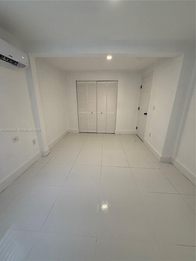 Building Photo - 6716 NW 6th Ave