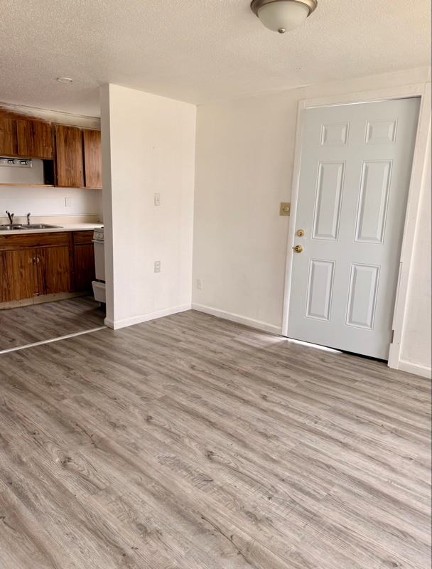 Building Photo - 2204 6th St