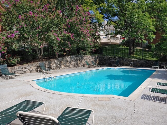 Building Photo - 407 Clairton Ct