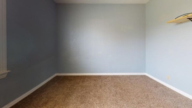 Building Photo - 203 E Cole Rd