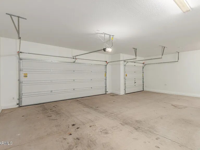 Building Photo - 637 S Lamar Pl