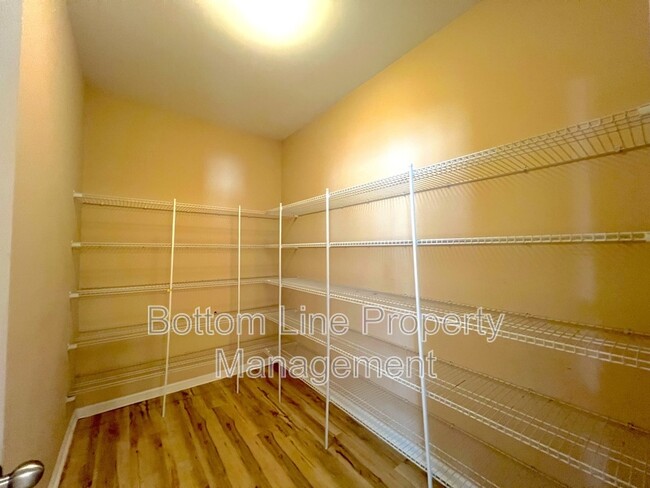 Building Photo - 815 Sarah Laura Ln