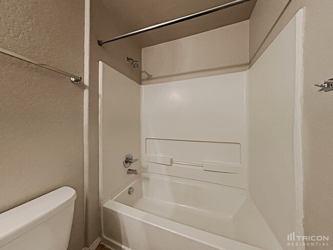 Building Photo - 3919 Amber Chase