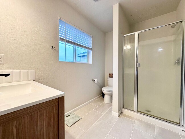 Building Photo - Modern 3-Bedroom 2.5 Bath Single Family Home in Gresham!