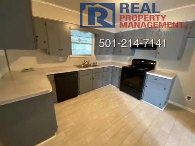 Building Photo - 501 Pamela Dr