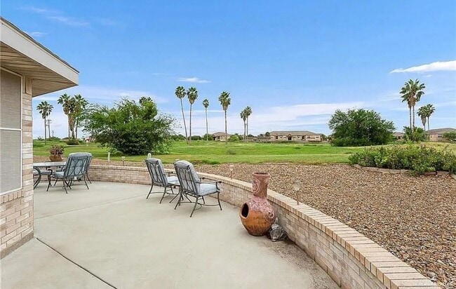 Building Photo - 610 Lake View Dr
