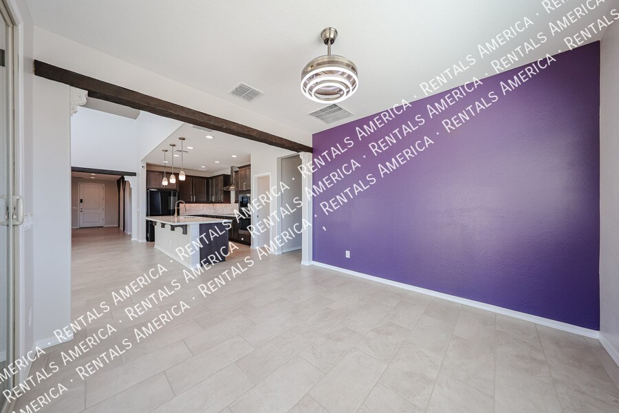 Building Photo - 11128 S 54th Ln