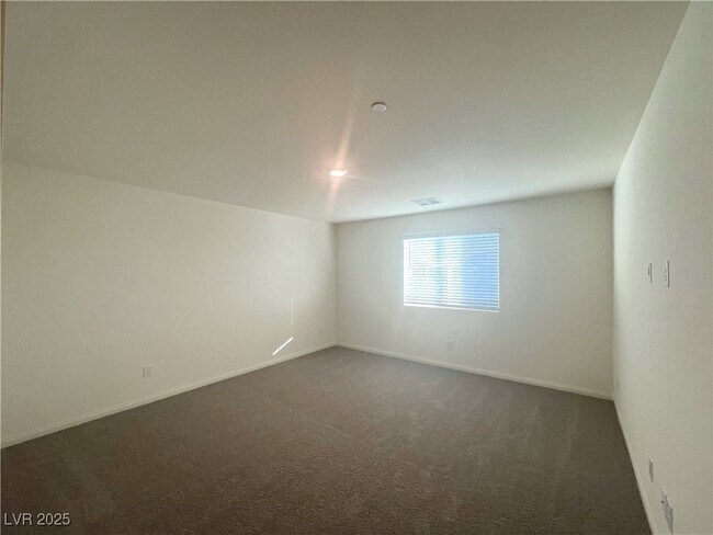 Building Photo - 510 Golden Cardinal Ave