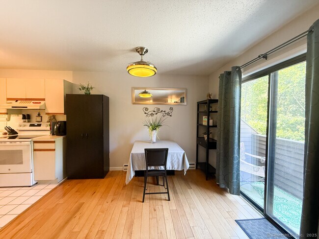 Building Photo - 55 Cross St