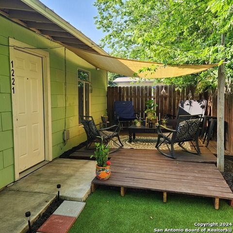 Building Photo - 1221 thorain